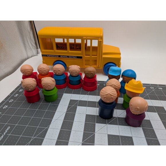 Tupperware Tuppertoys Yellow School Bus Convertible Classroom 1987 13 People - Picture 1 of 12